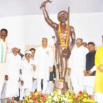 मुख्यमंत्री भूपेश बघेल ने चारामा में किया भगवान बिरसा मुंडा की मूर्ति का अनावरण