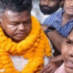 CG : जेल से बाहर निकले कवासी लखमा, स्वागत करने पहुंचे पत्नी और बेटे, शराब घोटाला मामले में मिली राहत