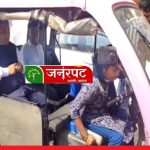 रायपुर कलेक्टर पिंक ई-रिक्शा में हुए सवार : 12 किलोमीटर सफर कर ग्राम पंचायतों का किया औचक निरीक्षण
