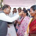 माओवाद के खात्मे के बाद पहली बार सुकमा पहुंचे सीएम, सरेंडर कर चुके नक्सलियों से मिले, 25 हितग्राहियों को सौंपी घर की चाबी