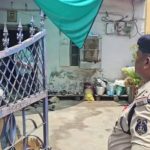 CG : एक ही घर में 4 लोगों के शव मिलने से सनसनी! पति-पत्नी की लाश फंदे से लटकी मिली, 2 बच्चों की जहर खाने से मौत